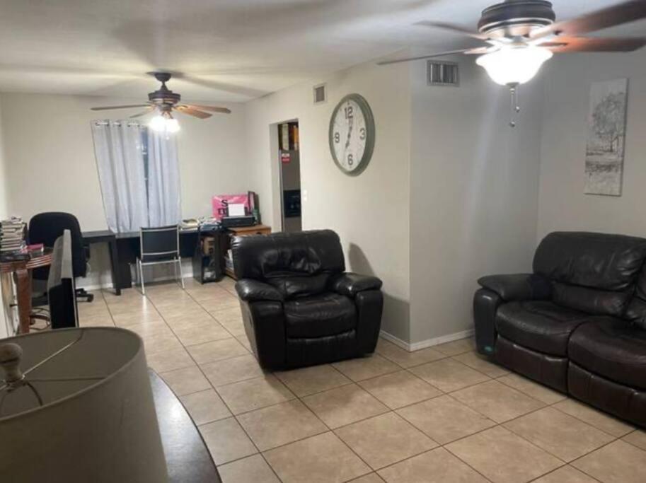 Great Getaway 2 Story Home! Harlingen Tx Экстерьер фото